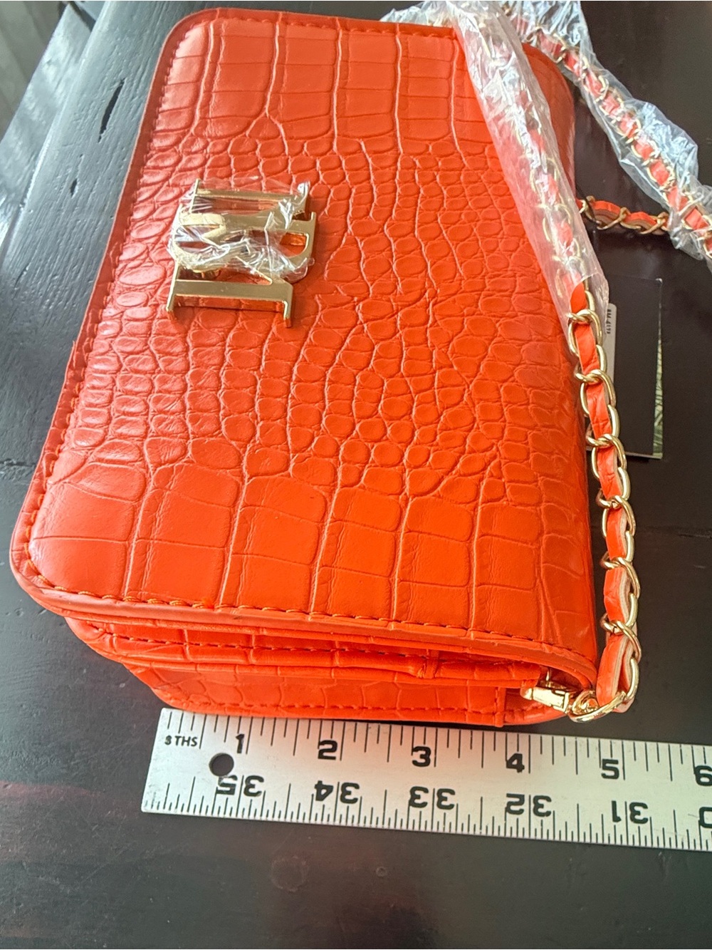 Badgley Mishka Orange croc
Embossed chain crossbody bag
NWT retail $99 - Picture 14 of 15
